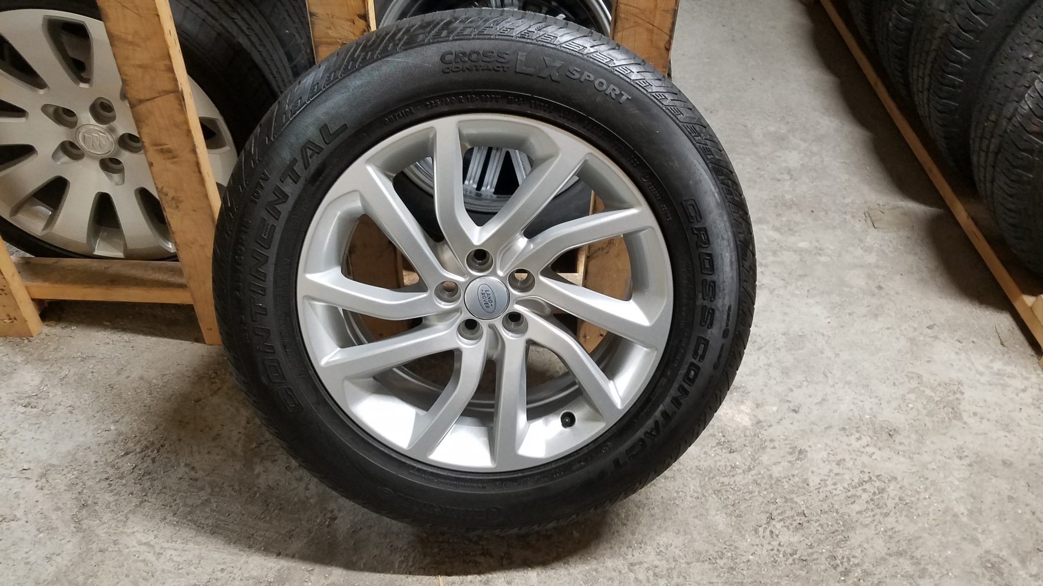 Single Land Rover Discovery Sport 2015 2016 2017 2018 18" OEM Rim Wheel Tire – AllOEMRims.com Tires For 2016 Land Rover Discovery Sport