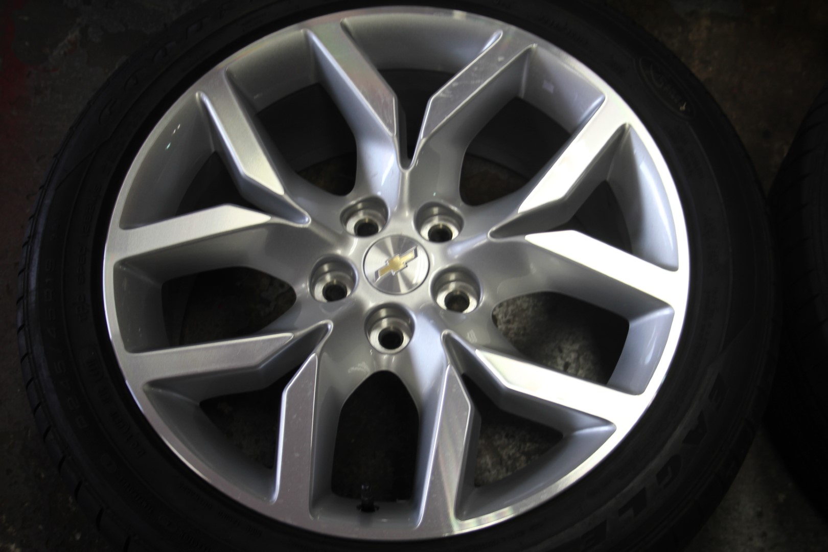 Set of 4 Chevrolet Impala 2014 2015 2016 2017 2018 19" OEM 245/45/19 Rims Tires 4018 What Size Tires Are On A 2017 Chevy Impala