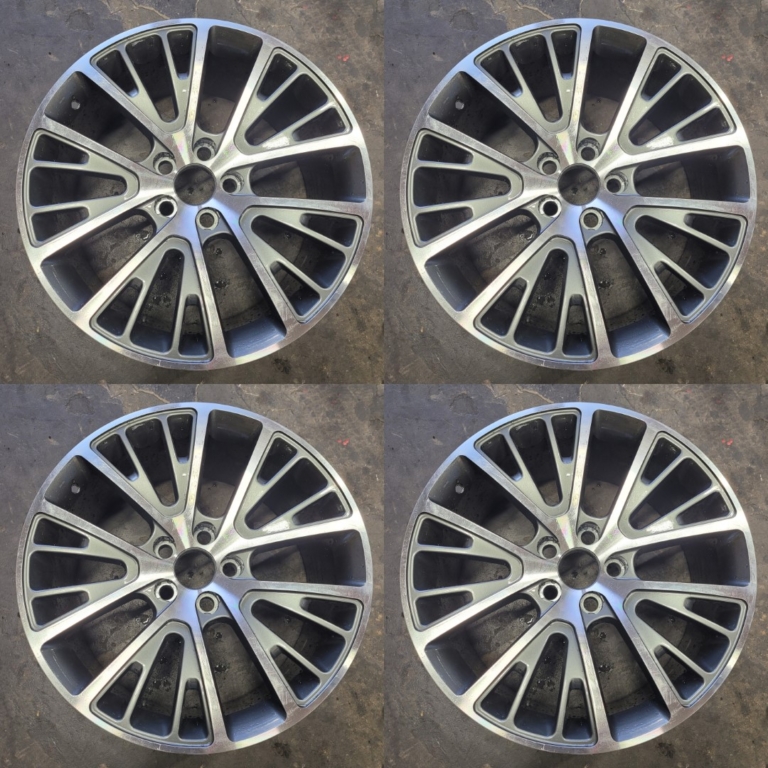 SET of 4 NEW Land Rover 20" Rims 20x9.5 Machined Grey