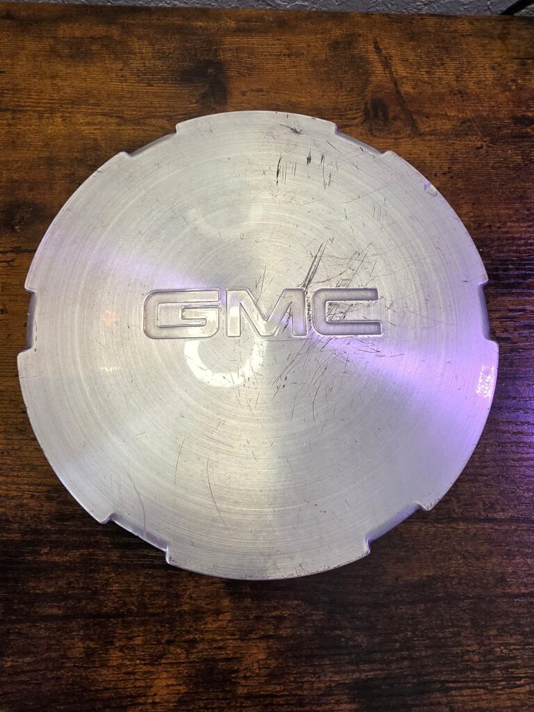 GMC Savana 1500 Sierra Yukon 2003 04 05 06 07 2008 OEM Center Cap 9594519