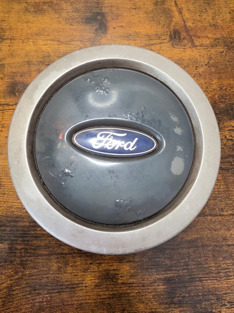 Ford Expedition 2003 04 05 2006 OEM Center Cap 2L141A096BB