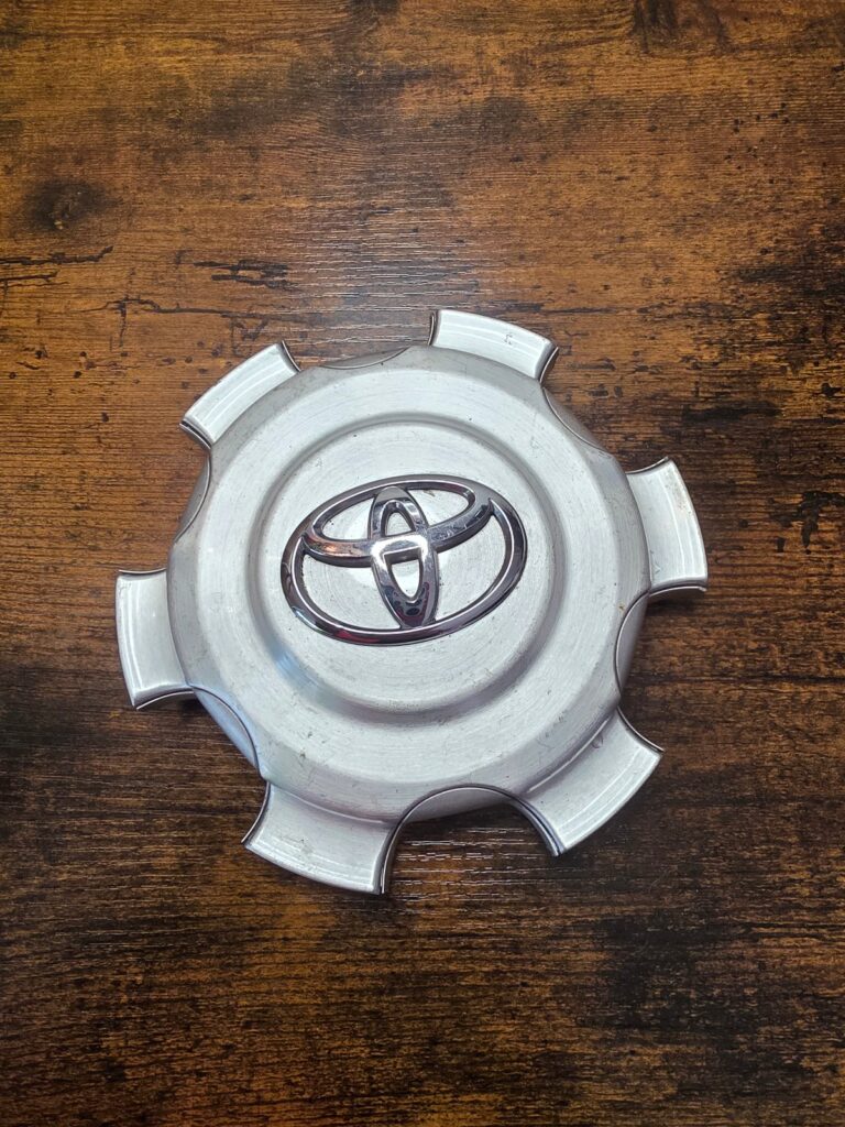 Toyota FJ Cruiser 2007 08 09 2010 OEM Center Cap 4260335840