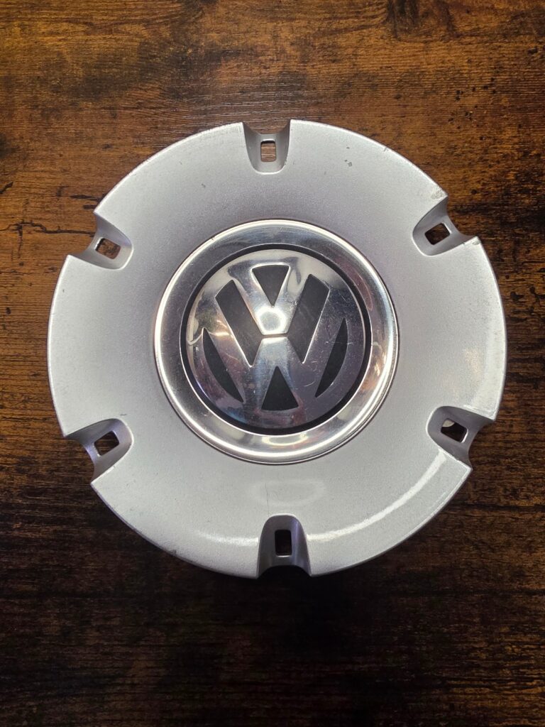VW EOS 2007 08 09 10 2011 OEM Center Cap 3C0601149Q