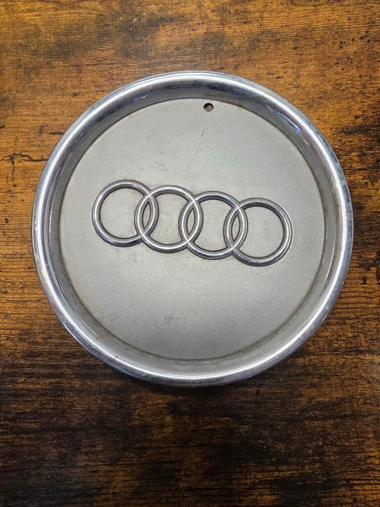 Audi A3 A4 A6 1997 98 99 00 01 2002 OEM Center Cap 8L0601165A