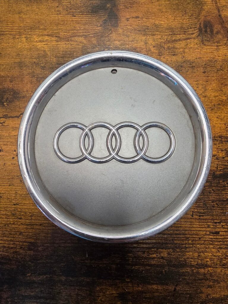 Audi A3 A4 A6 1997 98 99 00 01 2002 OEM Center Cap 8L0601165A