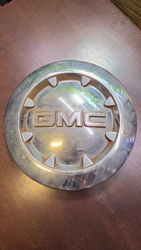 GMC Sierra 1500 Yukon 2007-2014 OEM Center Cap 9596381
